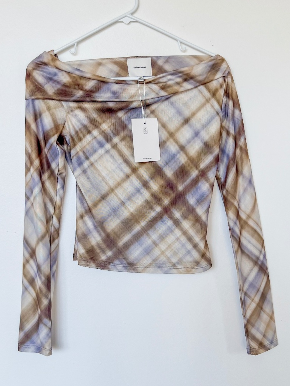 NWT. Reformation: Elio Asymmetrical Off-Shoulder Neck Top. Size XS.